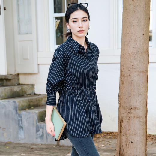 谜底条纹衬衫长袖女2025秋新款设计感通勤百搭宽松衬衣257MC7825 商品图1
