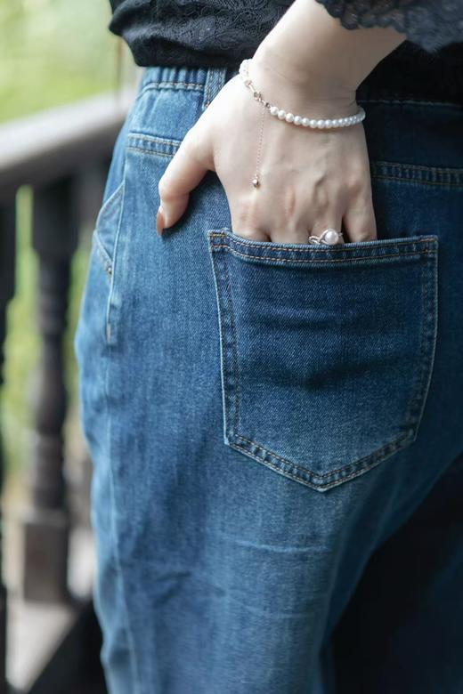 👍【不挑体型  初秋王炸牛仔裤】穿了都说版型好！🔥非常经典的墨蓝色，适中阔腿直筒款，隐藏腿部肉肉，松量适中，不显胖，不勒肉肉，行动自由舒适，不拘束~ 商品图10