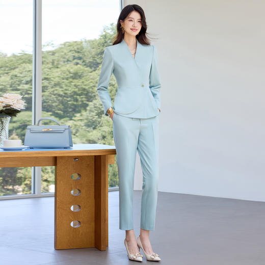 IWY/气质上镜主持西装套装女高级感美容院接待职业套裤工作服25CP808 商品图1