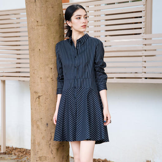 谜底条纹连衣裙长袖2025秋新款复古通勤设计感伞裙短裙257ML7813 商品图1
