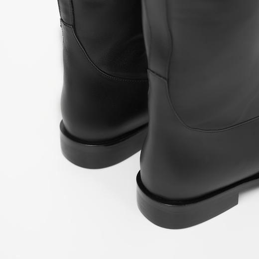 ROMI STUDIO“率性利落”牛皮拼羊皮粗跟方头长筒靴 RW24WP30718 商品图4