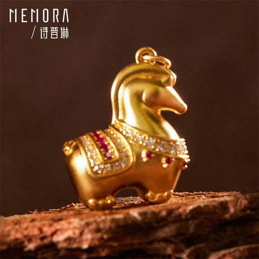 【新品首发】唐马-马上富贵 古法金生肖马挂坠黄金足金吊坠MEMORA诗普琳LP4637 商品图4