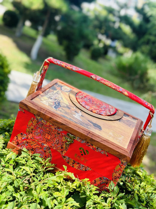 月满中秋木方盒（12粒）口味随机 商品图1