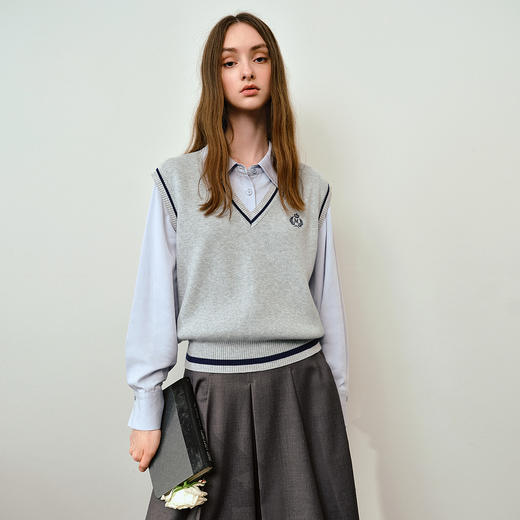 OLrain欧芮儿法式毛织V领女2025秋季新款休闲学院风外搭马甲上衣 商品图0