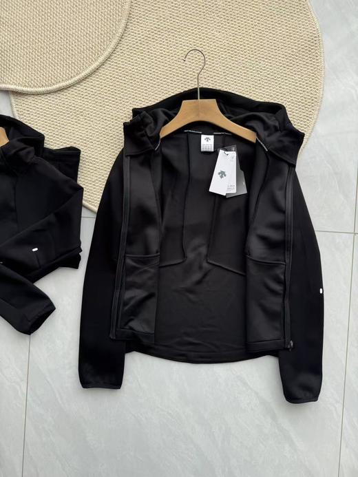 点此购买 迪桑特秋季360系列女款连帽针织开衫外套 LL 328503 商品图9