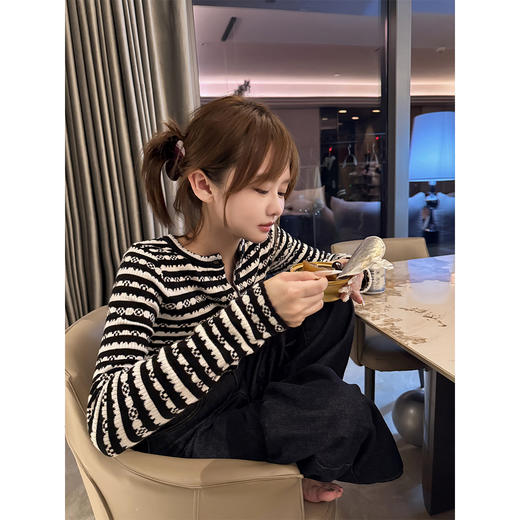 清仓捡漏 LINCHAOZHANG 【拉法千金】 LC250127 上衣  LD250040 套装长裤 商品图1