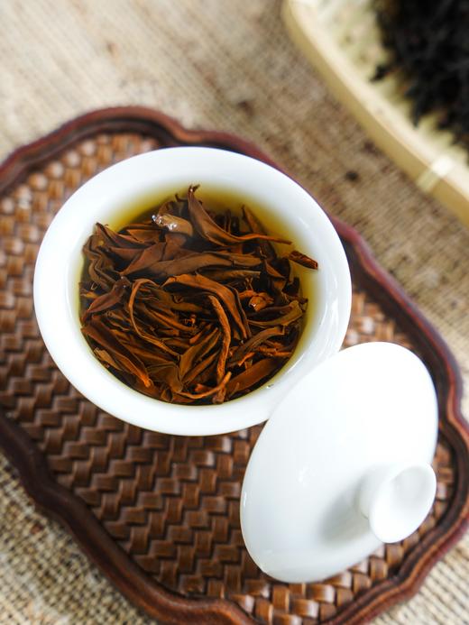 【野生古树晒红】水蜜桃味道的古树野生红茶纯正新班章野生古树红茶2022年春茶，500g/盒，只有20盒 商品图3