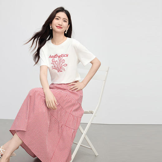 【夏季新品】熙世界艺术风郁金香印花T恤短袖女2025夏季新款正肩圆领白色上衣 商品图4