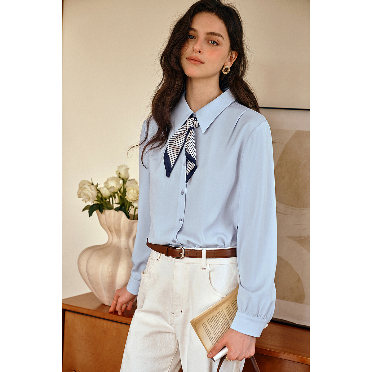 OLrain欧芮儿通勤气质蓝色显瘦丝巾衬衫女秋季2025年新款长袖衬衣