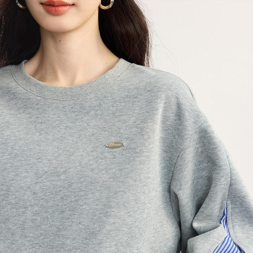 【08/27新品】熙世界条纹长袖拼接圆领卫衣女设计松弛感宽松休闲上衣2025秋新款 商品图4