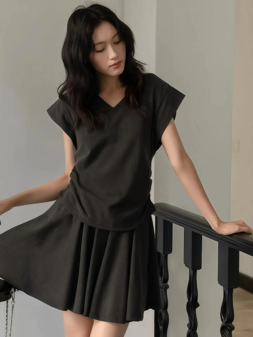 （69元/套清仓！韩系纸片人套装 微胖mm们闭眼入巨显瘦！！）韩系简约懒人两件套 显瘦俏皮飞飞袖v领收腰纯色懒人套装女夏季 商品图5