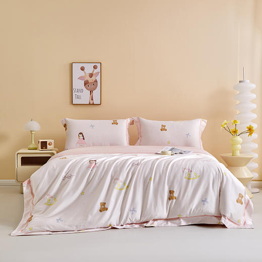 【线下同款】多喜爱 60S全棉缎纹四件套甜梦乐园/森林物语hl【60S长绒棉】【贡缎面料】【芬纳诺抗菌】细腻柔滑 精美织带/FX 商品图0