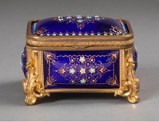 独角鹿西洋古董法国出品铜鎏金精雕修饰卷叶花卉主题布雷松蓝色珐琅彩绘描金珍宝盒 商品图0