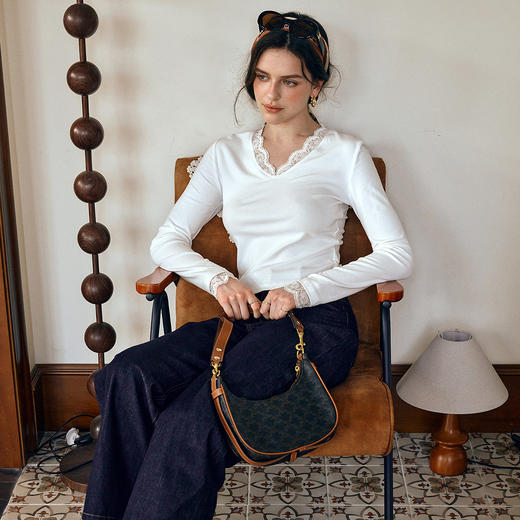 OLrain欧芮儿洋气蕾丝拼接V领打底T恤女秋季2025新款性感长袖上衣 商品图2