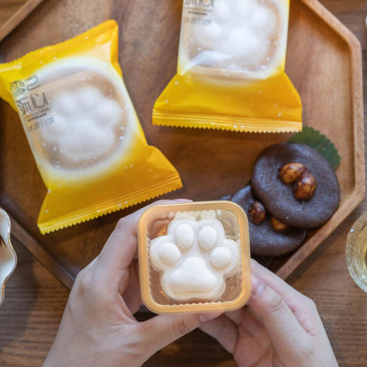 棠小一猫山王榴莲冰皮月饼/雪芝流心冰皮月饼 60g*6个/盒+送礼袋 商品图12