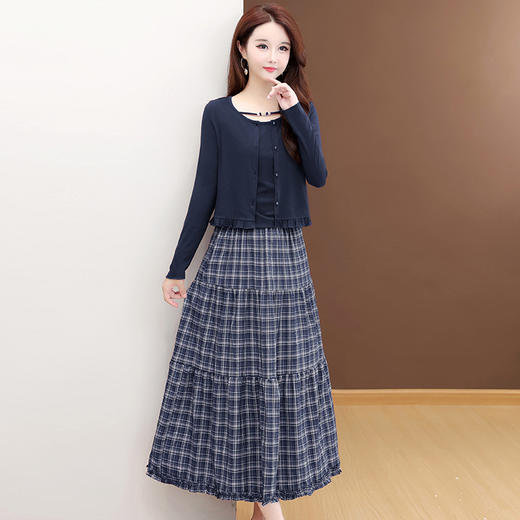 QYM 53B252-Y时尚三件套背心+短款外套+高腰格纹长款半身裙 商品图1