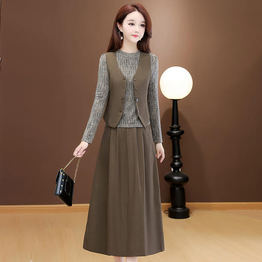 QYM 53B251-Y时尚三件套小衫+马甲+高腰半身裙套装 商品图0