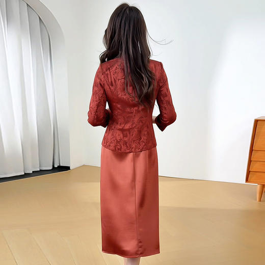 QYM 25Y803-Y妈妈装两件套连衣裙印花西装外套+中长款连衣裙套装 商品图3