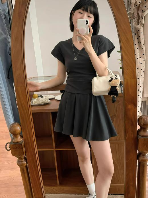 （69元/套清仓！韩系纸片人套装 微胖mm们闭眼入巨显瘦！！）韩系简约懒人两件套 显瘦俏皮飞飞袖v领收腰纯色懒人套装女夏季 商品图4