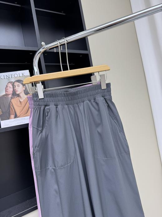 点此购买 lulu露露Swift Wide-Leg女士超薄速干高腰阔腿中长裤 bk 328460 商品图11