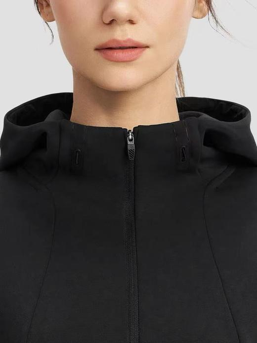 点此购买 迪桑特秋季360系列女款连帽针织开衫外套 LL 328503 商品图3