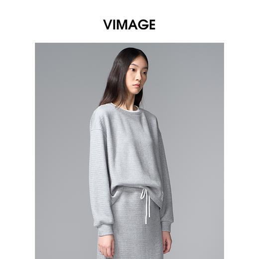 VIMAGE纬漫纪肌理感灰色宽松卫衣棉混纺撞色休闲2025秋季新款小上衣V2413103 商品图1