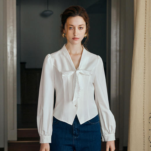 OLrain欧芮儿法式甜美短款衬衣女秋季2025新款花边飘带慵懒上衣 商品图0