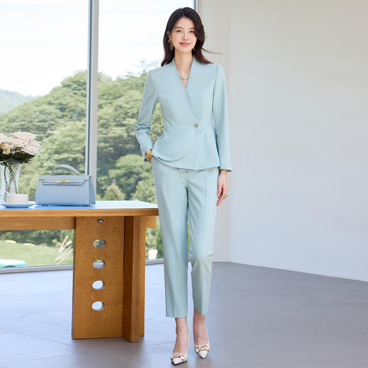 IWY/气质上镜主持西装套装女高级感美容院接待职业套裤工作服25CP808 商品图0
