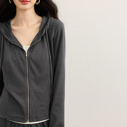 【08/27新品】熙世界运动风假两件卫衣套装女2025秋季拉链连帽上衣休闲裤两件套 商品图4