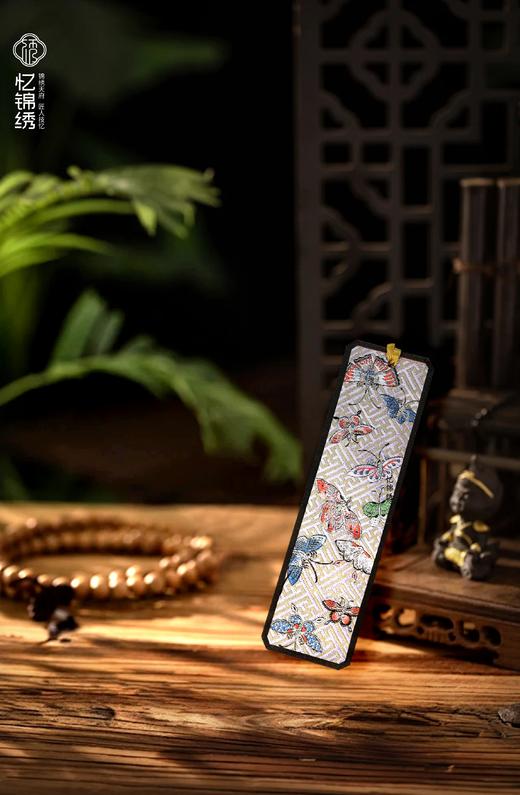 古蜀锦书签——粉彩蝶加金彩蝶纹瓷赏瓶 商品图1