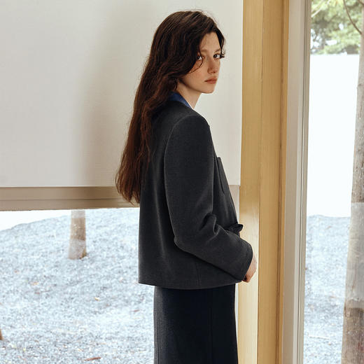 OLrain欧芮儿2025新款女秋季气质通勤显瘦圆领小香风毛呢短外套 商品图3