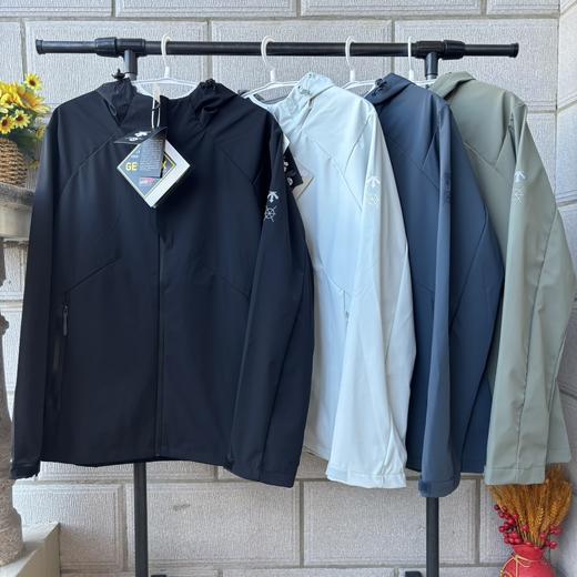 点此购买 迪桑特春秋季男士防风水透气轻量冲锋衣 jj 328530 商品图0