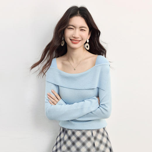 【09/03新品】熙世界桑蚕丝一字领针织衫女2025秋季新款设计感修身长袖毛衫上衣 商品图3