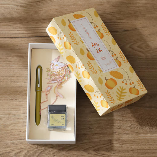 90年国货鸵鸟牌 墨水匠心巨献 文墨天安钢笔礼盒 附赠定制墨水1瓶+墨囊7支+天安门文创限定包装 /前程似锦书写礼盒 附赠龙涎香墨水一瓶+精美黄铜书签1枚 商品图12