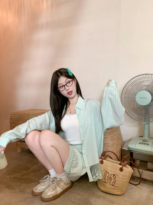 <曾小咸推荐>现货秒杀！最后一波 ！！蕾丝拼接条纹防晒衬衫 日常179.99 立减90 秒杀89.99！花朵镂空拼接短裤 日常139.99 立减80 秒杀59.99！ 商品图13