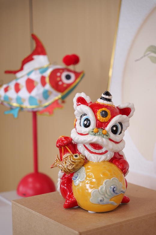 狮来运转·陶艺摆件 佛山传媒×石湾美陶联名定制  方颖图作品 带礼盒带证书 商品图2