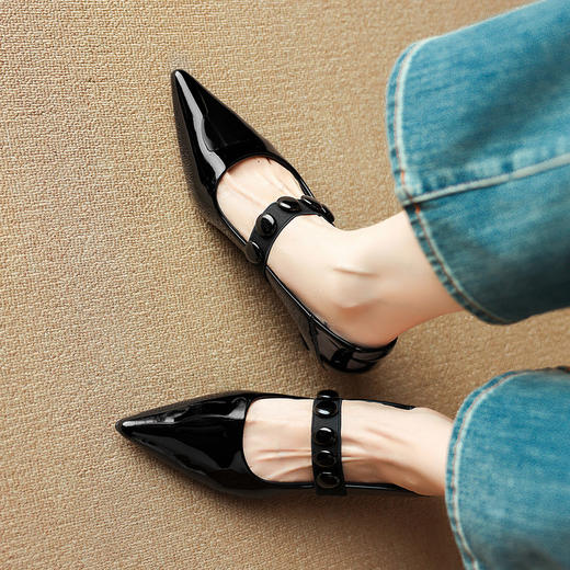 【预售5天】酒红色小跟尖头漆皮玛丽珍浅口舒适不累脚秋冬新款法式通勤两穿鞋DB&M6535 商品图2