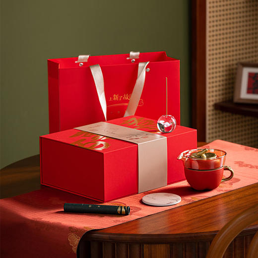 热卖！上新了故宫·百事如意茶香茶具套组礼盒 一套内含茶壶、茶杯、檀香、水晶香坐、杯垫 精选德化陶瓷 典雅华丽 商品图0