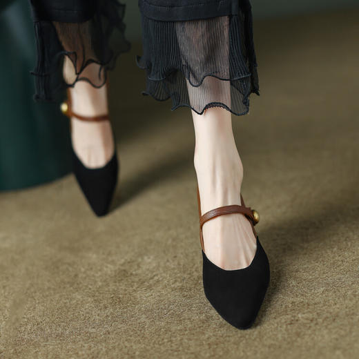 【预售5天】时尚浅口羊皮舒适女鞋春秋款细跟高跟尖头拼色时装单鞋ZF&ZF051D 商品图4