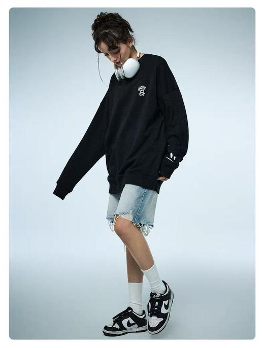 【孤品捡漏】G157黑色情侣款圆领卫衣-喜出 商品图2