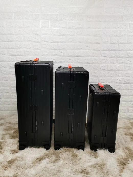 【预定单/一周后发货】RIMOWA × AMBUSH联名合作款经典CLASSIC复古系列旅行箱（GD） 商品图5