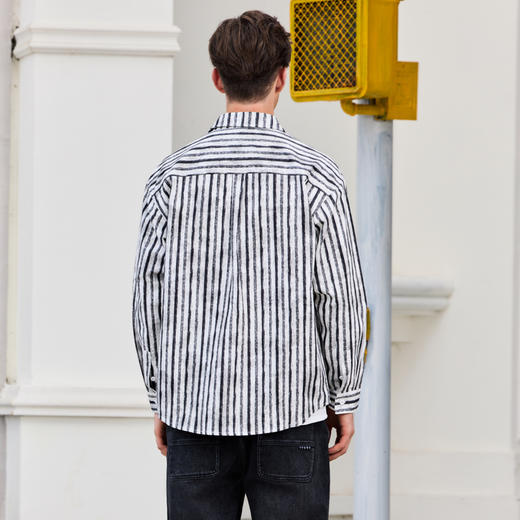 半身缘男装 秋季微阔版型条纹字母全棉长袖衬衫253112P01010032 商品图4