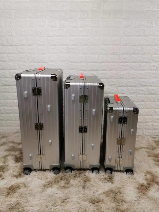 【预定单/一周后发货】RIMOWA × AMBUSH联名合作款经典CLASSIC复古系列旅行箱（GD） 商品图9