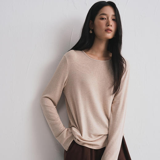 【KEMU】绒松松·空气感羊绒打底衫，采用澳洲进口羊绒，双面二次拉毛工艺，整体松软柔糯 商品图1