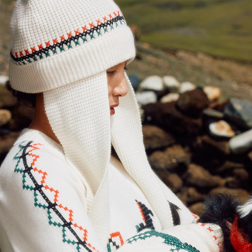 手工哈尼绣羊绒帽  SJF97P613N 商品图3