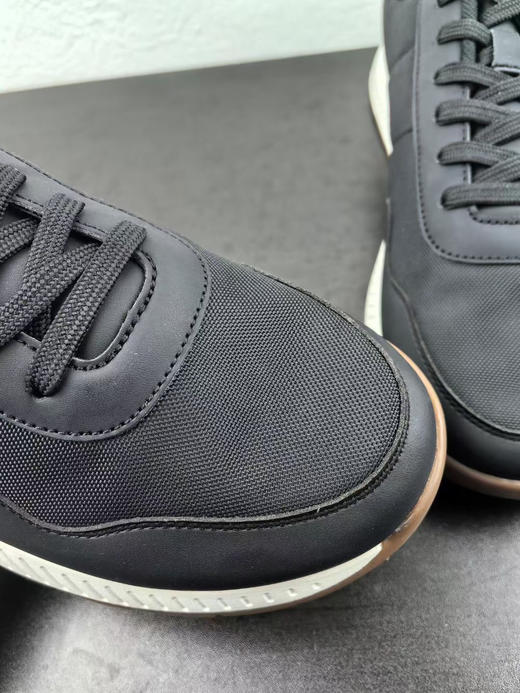 原单正品 HUGO BOSS雨果博斯男鞋 超轻休闲运动鞋 上脚舒适 产地 越南 码数  44码五双，无原盒 商品图4