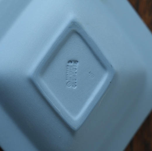 英国Wedgwood Jasperware系列玉石浮雕首饰盘 商品图8