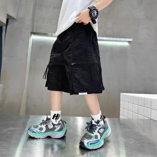 【孤品捡漏】G136男童黑色口袋休闲短裤-喜出 商品图0