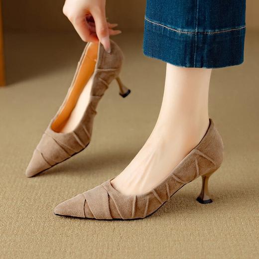 【预售5天】尖头细跟高跟鞋女新款气质时尚真皮褶皱浅口单鞋通勤鞋DB&M6551 商品图1