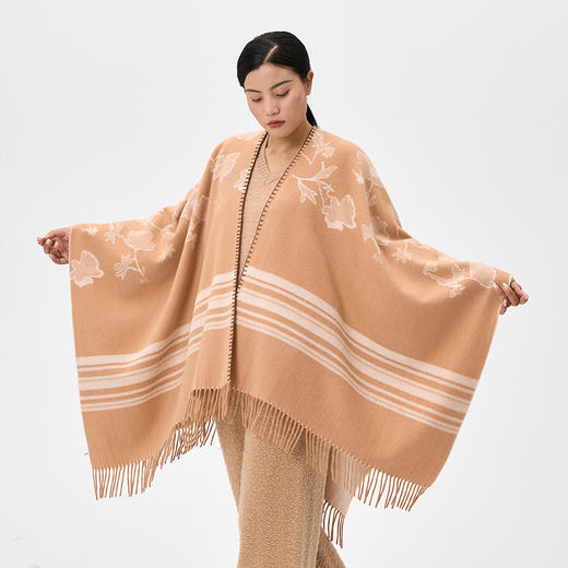 羊绒双面提花U型斗篷  SJF97W363N 商品图4